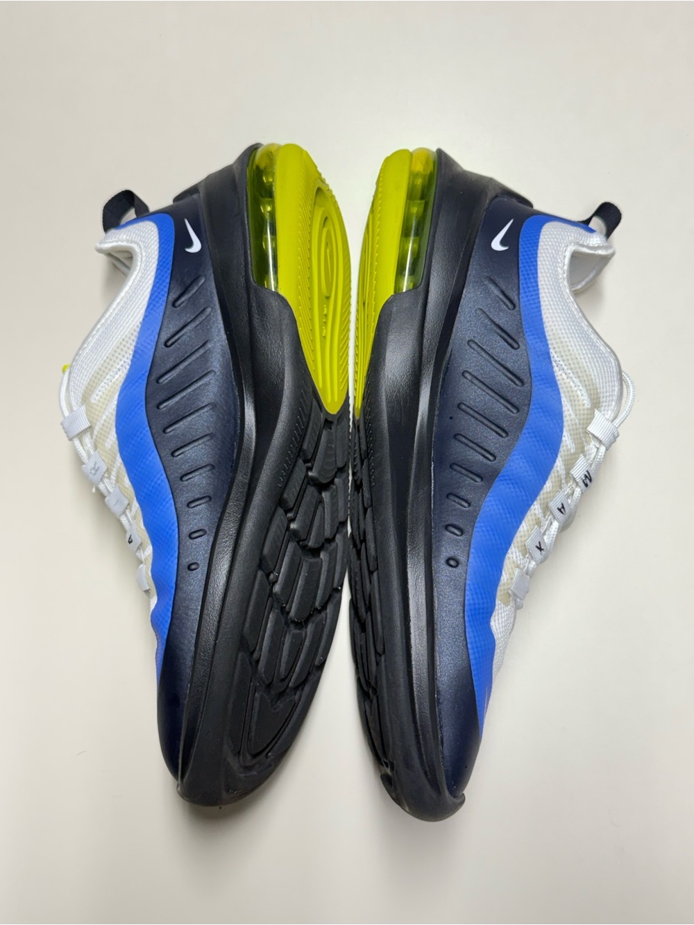 Nike Air Max Axis Men’s Sneakers – US Size 9.5 - Picture 3 of 10